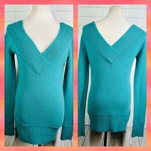 Daytrip Teal V-Neck Tunic Length Sweater - Size Medium